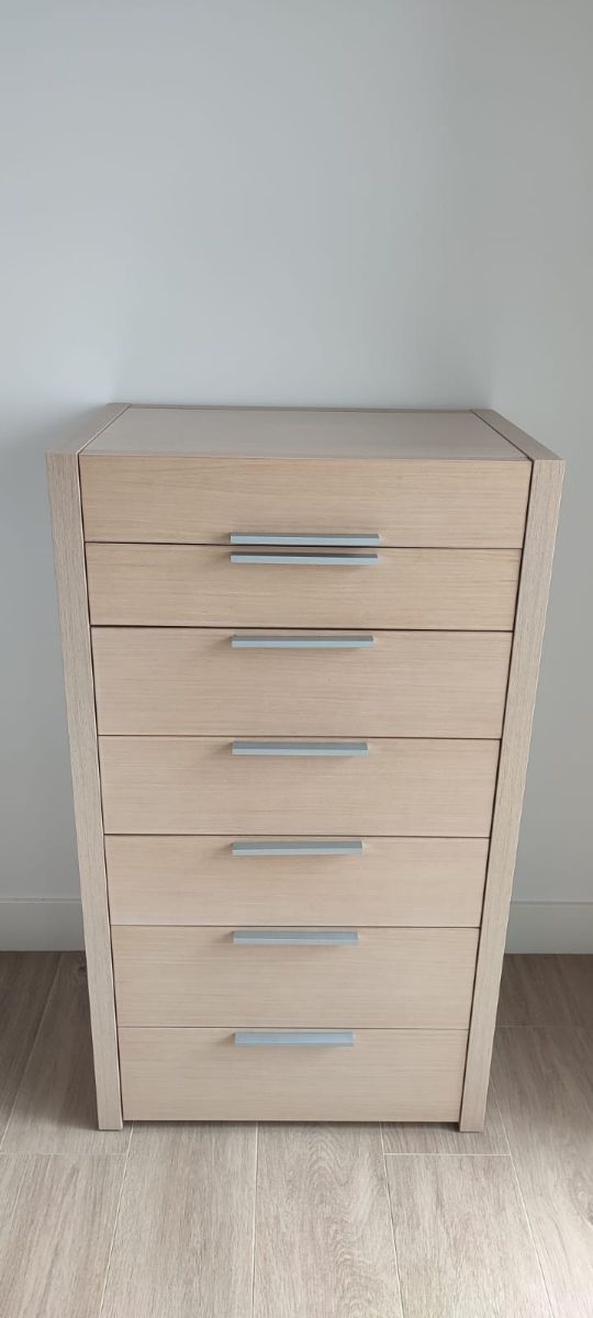 Dormitorio de madera de roble