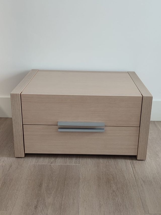 Dormitorio de madera de roble