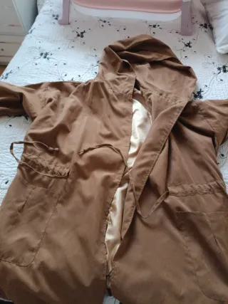 Gabardina fina marrón