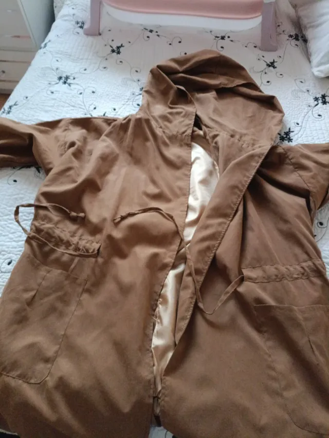 Gabardina fina marrón