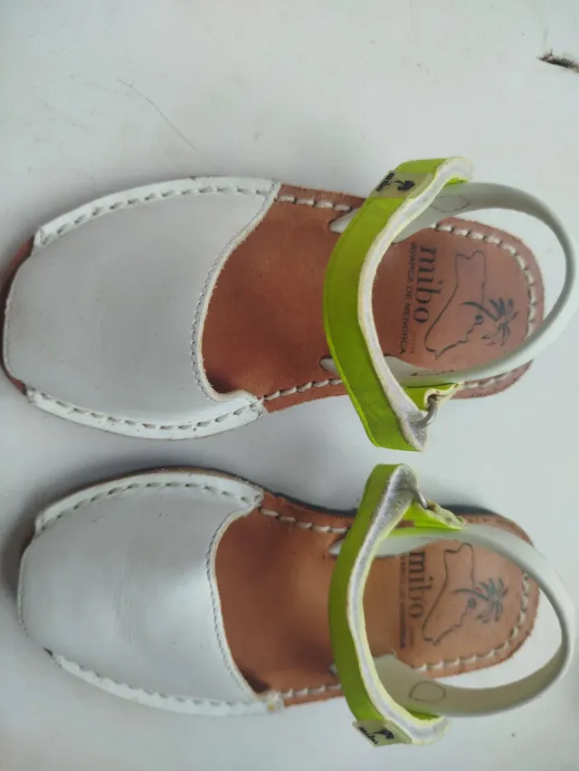Menorquinas talla 25 Mibo Blancas y Verdes