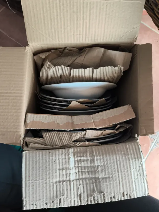 Jogo de Louça de Porcelana com Flores 18 Peças