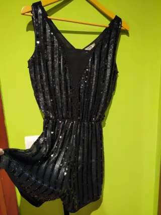 Mono corto lentejuelas negro