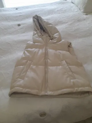 Chaleco de piel beige