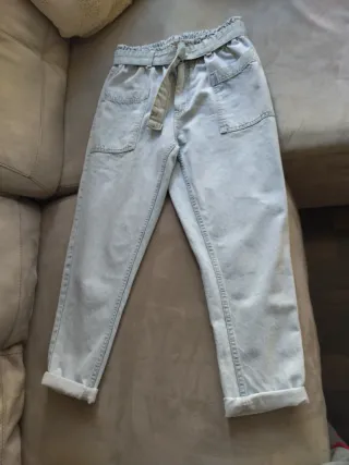 Vaqueros casuales con cinturón