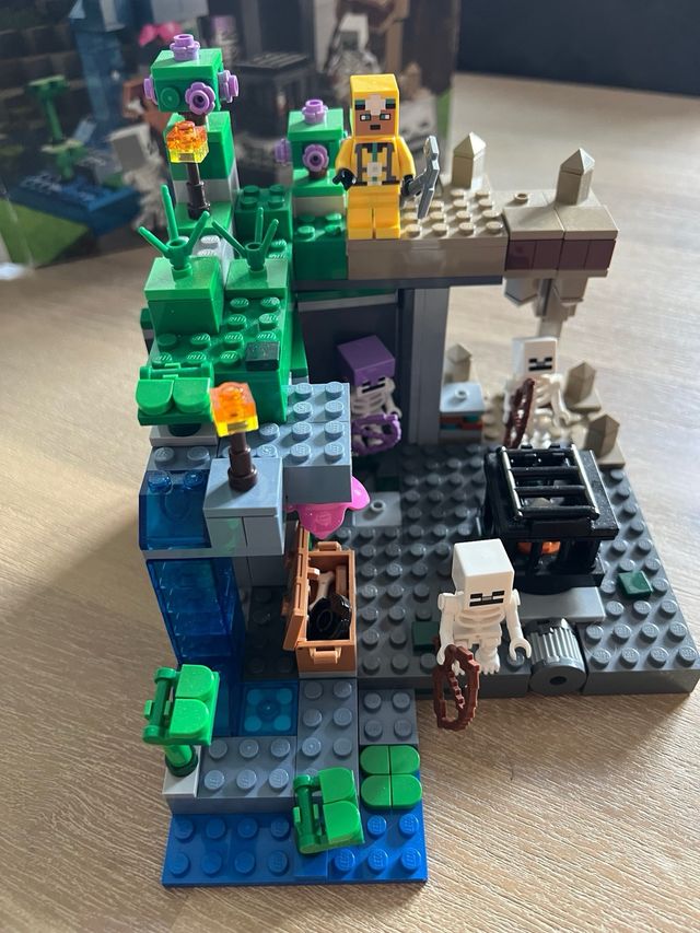 LEGO Minecraft: La Mazmorra del Esqueleto 21189