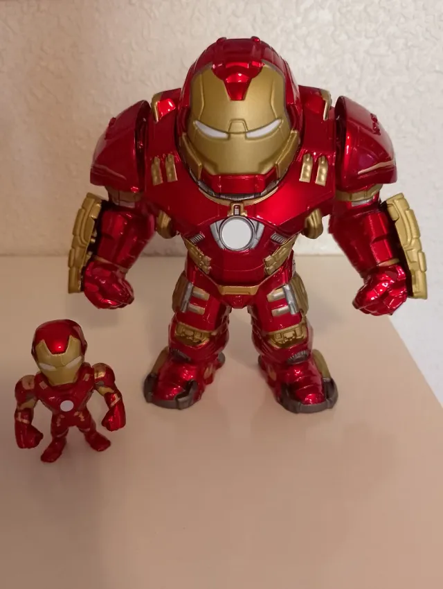 Figura Hulkbuster Vengadores