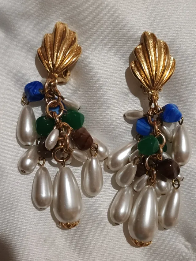 Pendientes vintage dorados con perlas