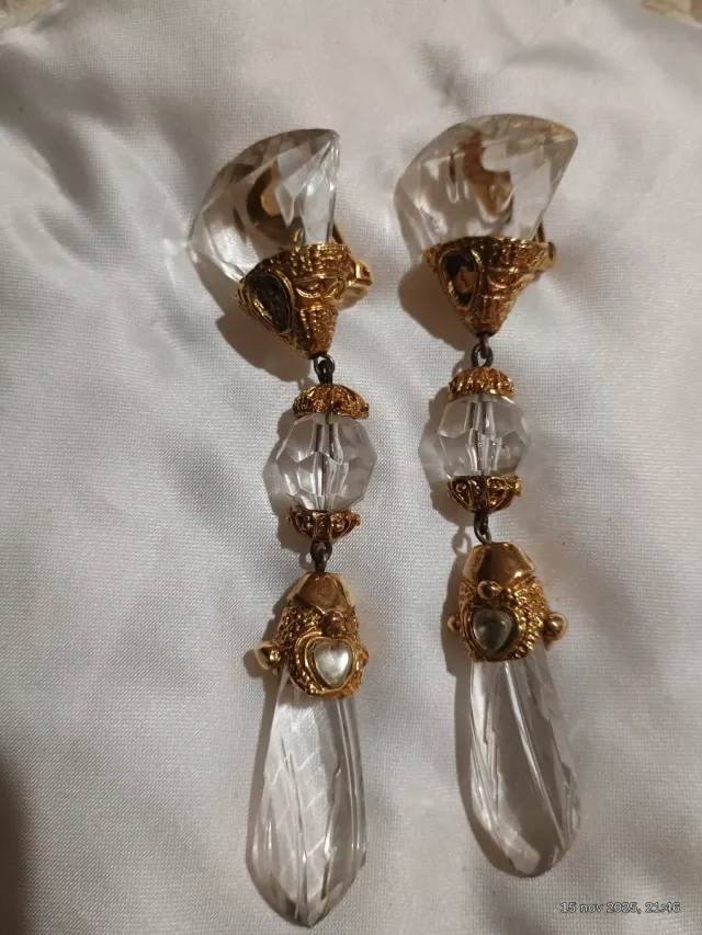 Pendientes vintage dorados con perlas