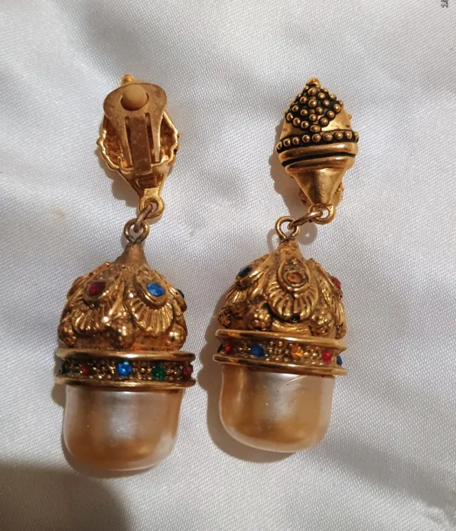 Pendientes vintage dorados con perlas