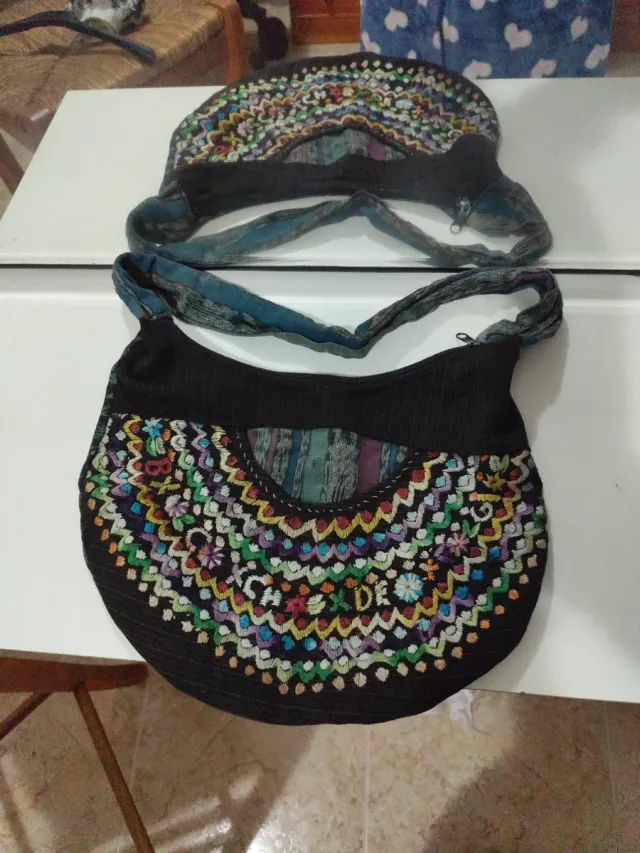 Bolso pequeño tela bordado
