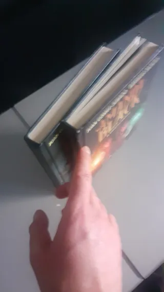 Una herencia peligrosa / A Dangerous Legacy (AM...