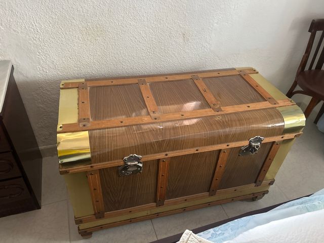 Baúl Vitang madera y metal
