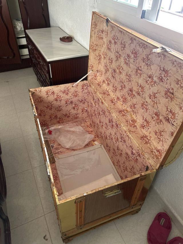 Baúl Vitang madera y metal