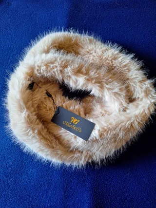 Sciarpa scaldacollo in ecopelliccia beige chiaro