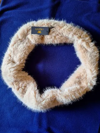 Sciarpa scaldacollo in ecopelliccia beige chiaro