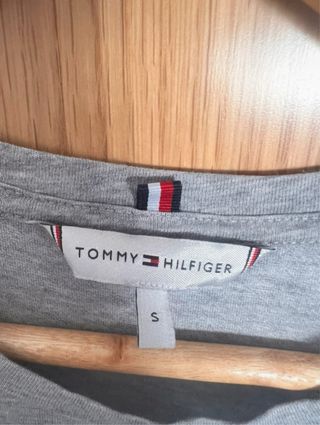 Camiseta Tommy Hilfiger Gris