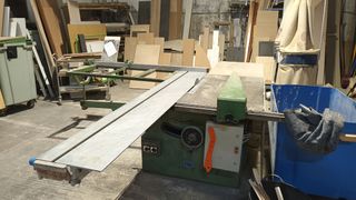 Escuadradora de carpintería