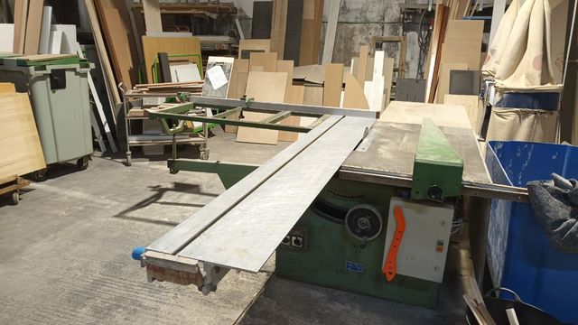 Escuadradora de carpintería