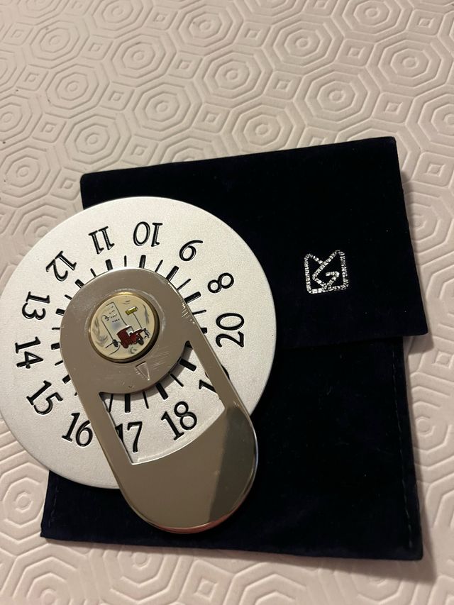 Disco orario vintage in metallo