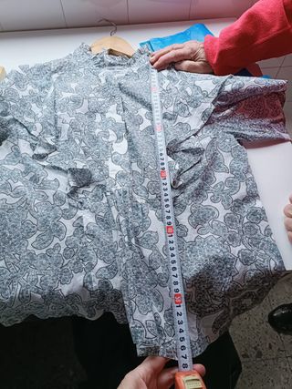 Blusa Samsoe Samsoe azul y blanca