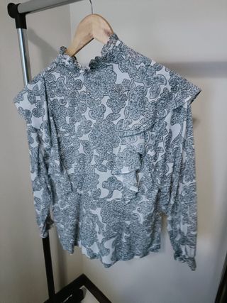 Blusa Samsoe Samsoe azul y blanca