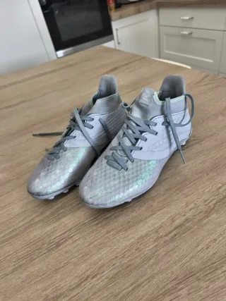 Botas de fútbol niña talla 35