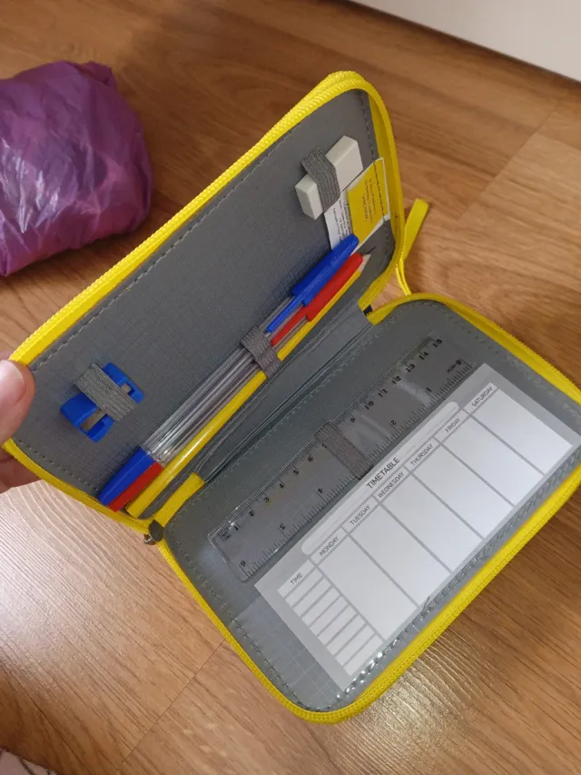 Estuche NUEVO triple Pikachu Pokémon