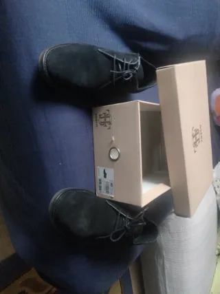 Zapatos de piel negros talla 40