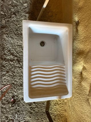 Pila de lavar con patas