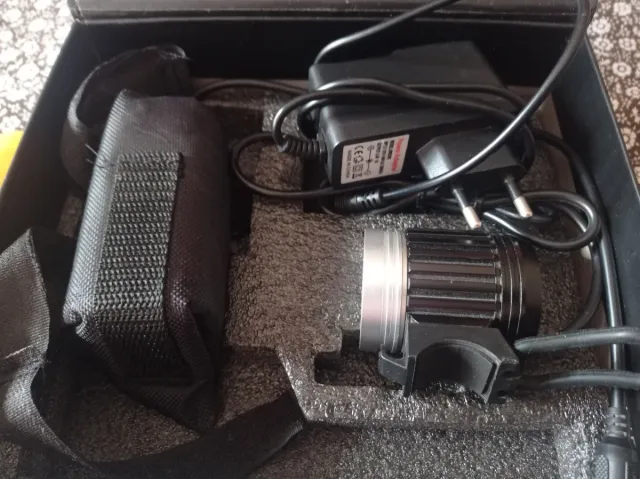 Foco LED Bici + Cargador