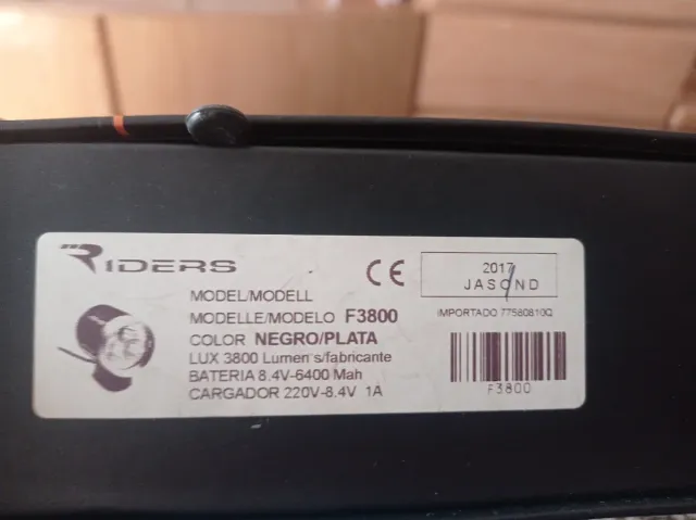 Foco LED Bici + Cargador