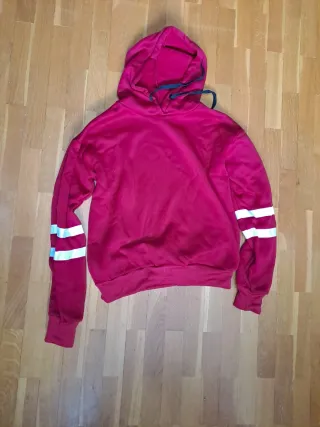 Sudadera granate con rayas