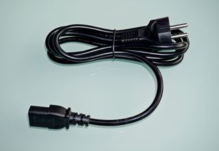 Lote de cables de alimentación eléctrica.