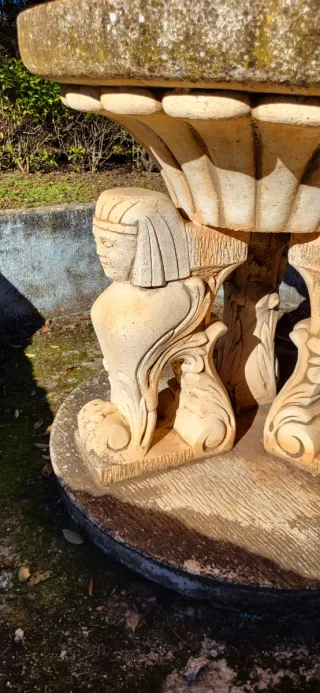 Fuente de piedra exterior decorativa