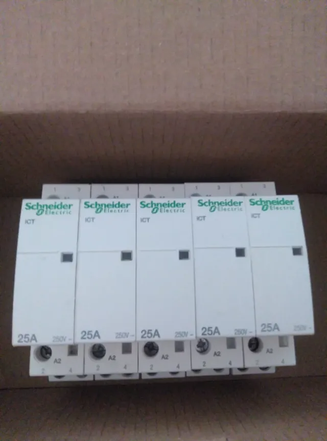5x Contactor Schneider Electric ICT 25A