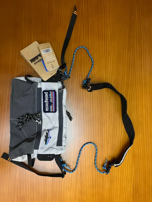 Riñonera Patagonia Negra y Gris