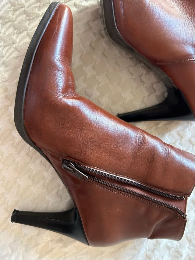 Botines piel tacón marrón talla 39