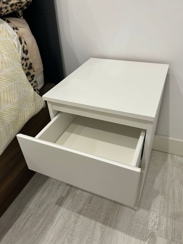 2 Mesitas de noche Kullen Ikea 35x49 cm.