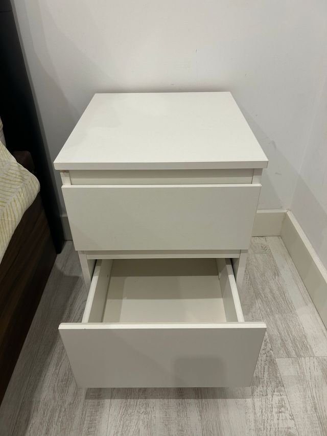 2 Mesitas de noche Kullen Ikea 35x49 cm.