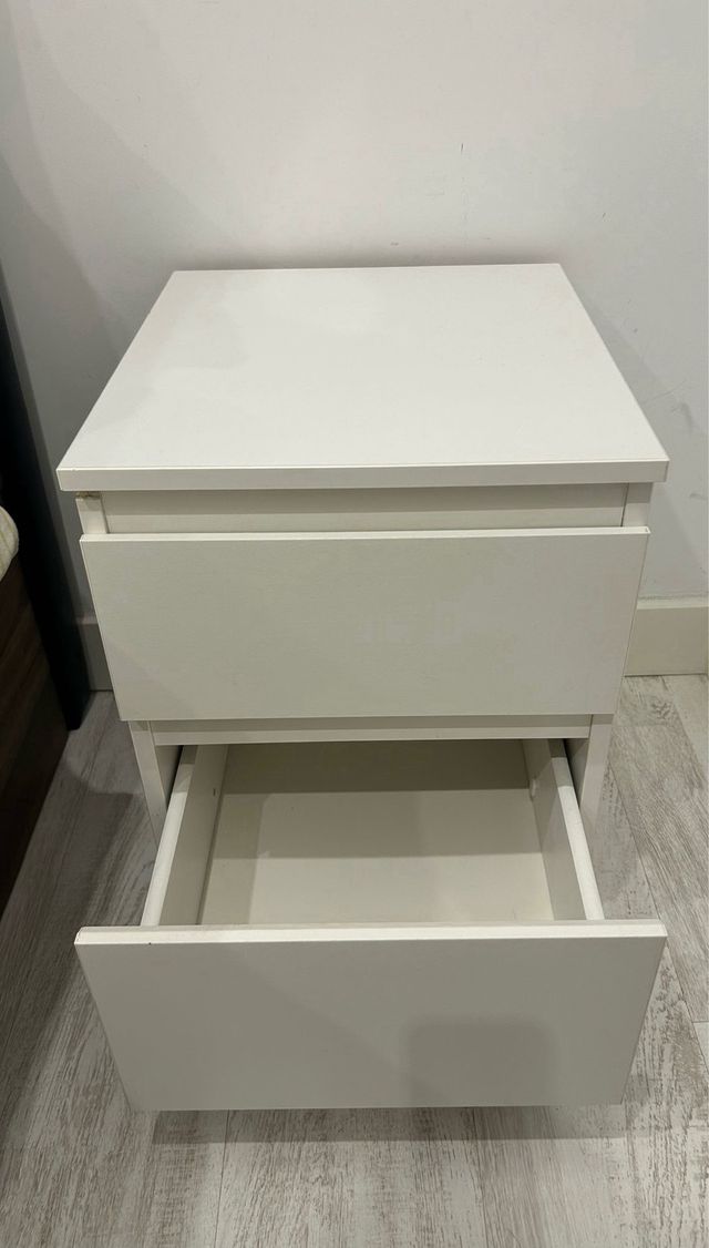 2 Mesitas de noche Kullen Ikea 35x49 cm.