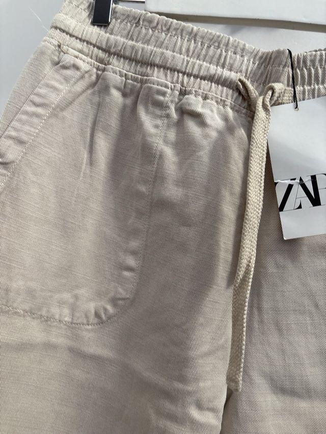 Pantalon Zara color Beige