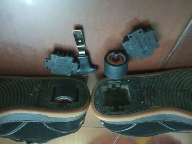Zapatillas Heelys con ruedas Talla 36.5