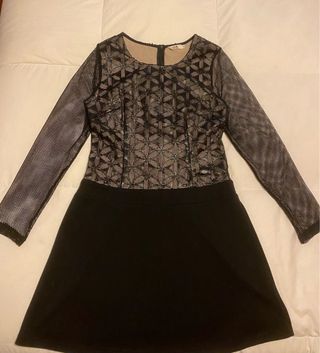 Vestido negro fiesta mangas rejilla