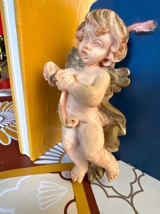 Angioletto in ceramica dorata