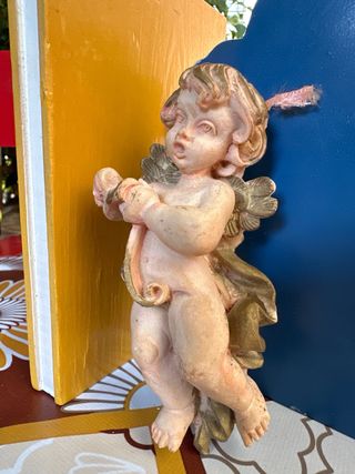 Angioletto in ceramica dorata