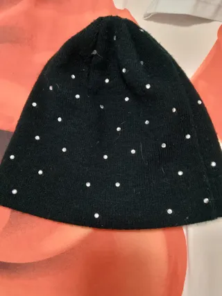 Berretta di lana nera con brillantini