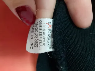 Berretta di lana nera con brillantini