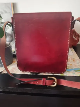 Bolso de cuero artesanal marrón