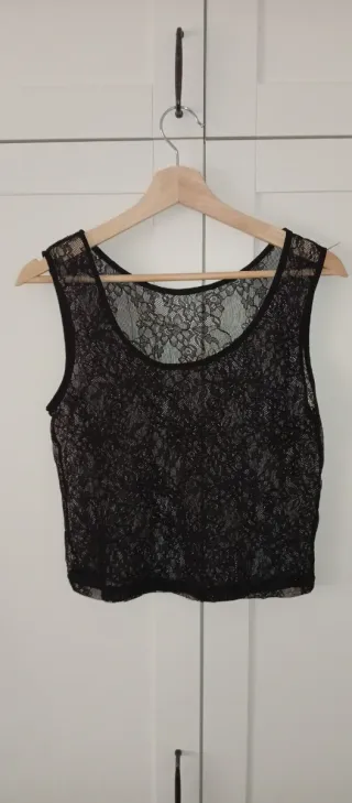 Top de encaje transparente negro